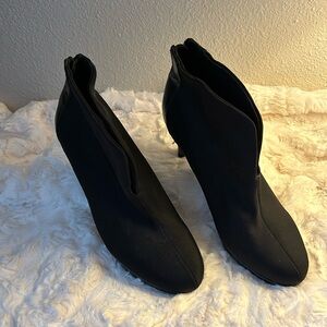 Bandalino boots, fabric, black. NWOB